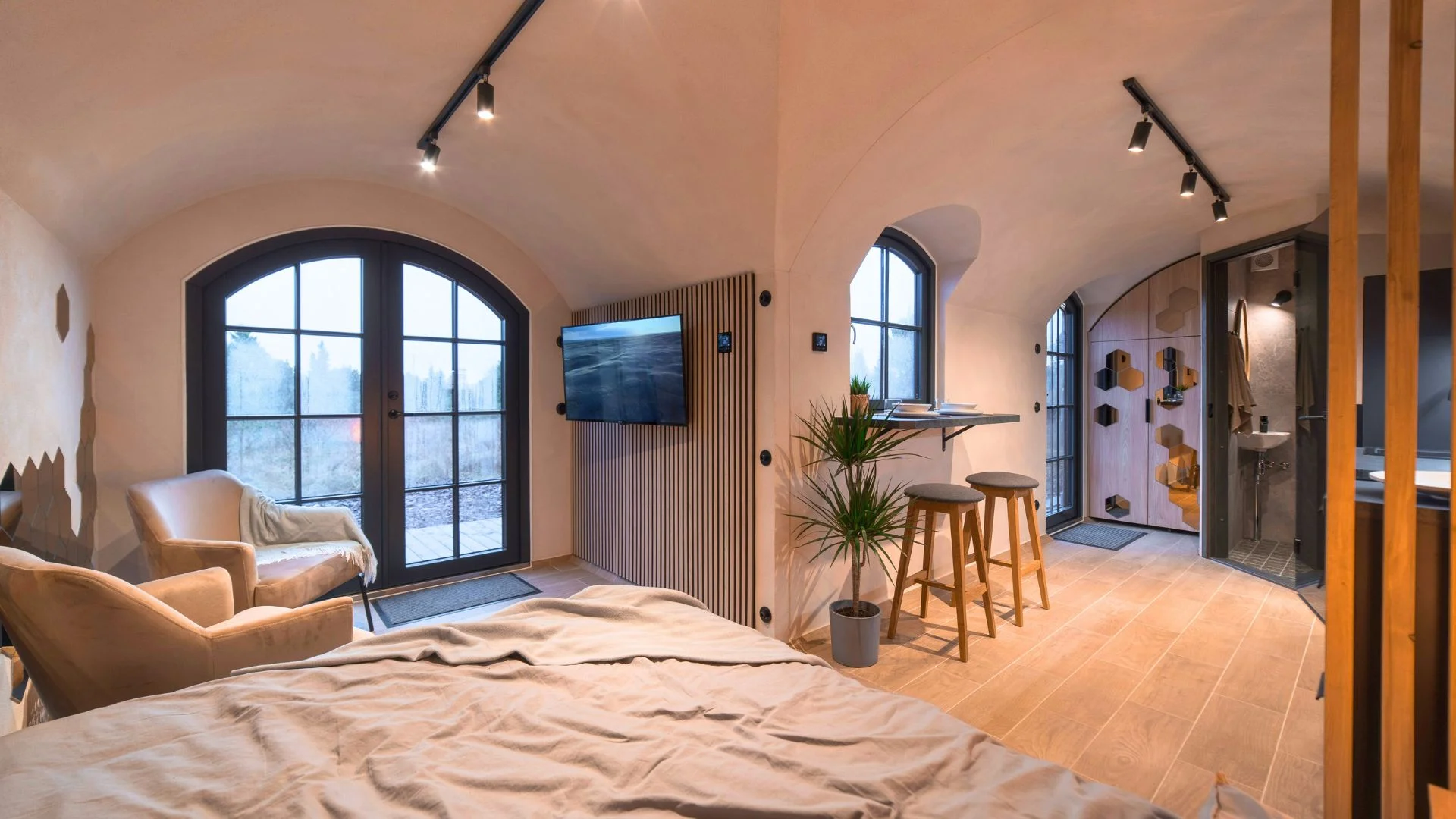 Revonia Prefab Plus (hex)